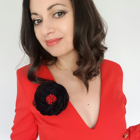 brosa-floare-eleganta-voal-negru-perle-cristale-rosii [1]