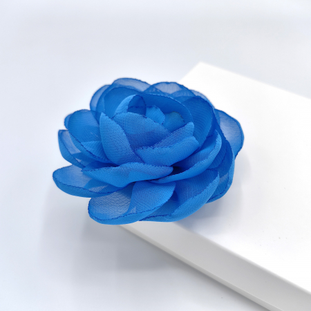 rose-brosa-florala-trandafir-voal-albastru [1]