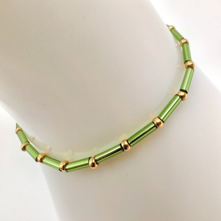 Bratari - Seren - Bratara eleganta foarte subtire din margele Miyuki, verde cu auriu, elastica, 2 mm
