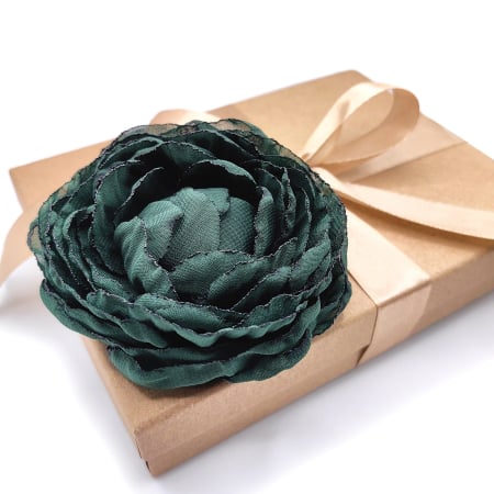 Brose - brosa-eleganta-floare-bujor-voal-verde-inchis