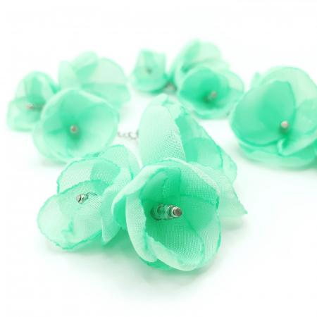 Cercei-lungi-handmade-flori-voal-verde-menta [1]
