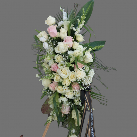 ARANJAMENTE FUNERARE - Aranjament funerar pe șevalet cu trandafiri roz