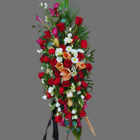 ARANJAMENTE FUNERARE - Aranjament pe suport cu trandafiri roșii