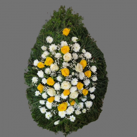 COROANE FUNERARE DIN BRAD - Coroană din brad cu trandafiri galbeni și albi