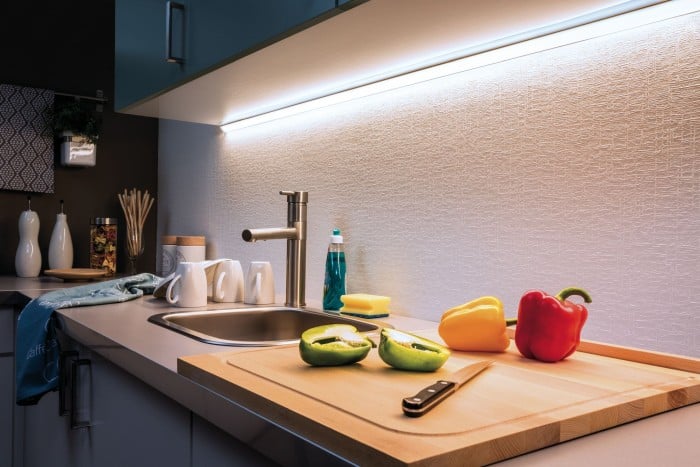Bandă MaxLED 500 2,5m cu lumină rece 15W 24V [5]