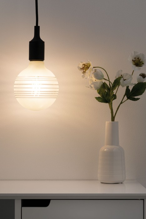 Bec LED G125 cu inel oglindă alb mat 470lm E27 2600K 230V, cu flux luminos variabil [3]