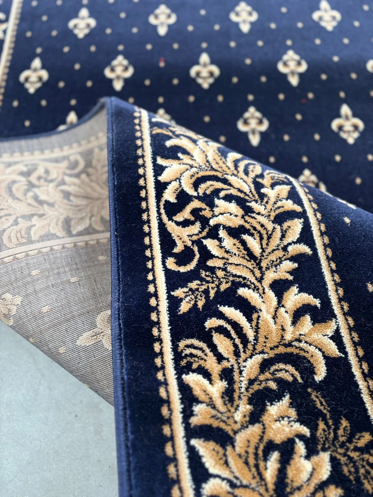 Covor Model Bisericesc Lotos 15033-810, Albastru, Inaltime Fir 9 mm, Antialergic, Polipropilena, Manastire, Biserica, Altar, Naos, Pronaos, Capela, Chilie, Hol, Birou [3]