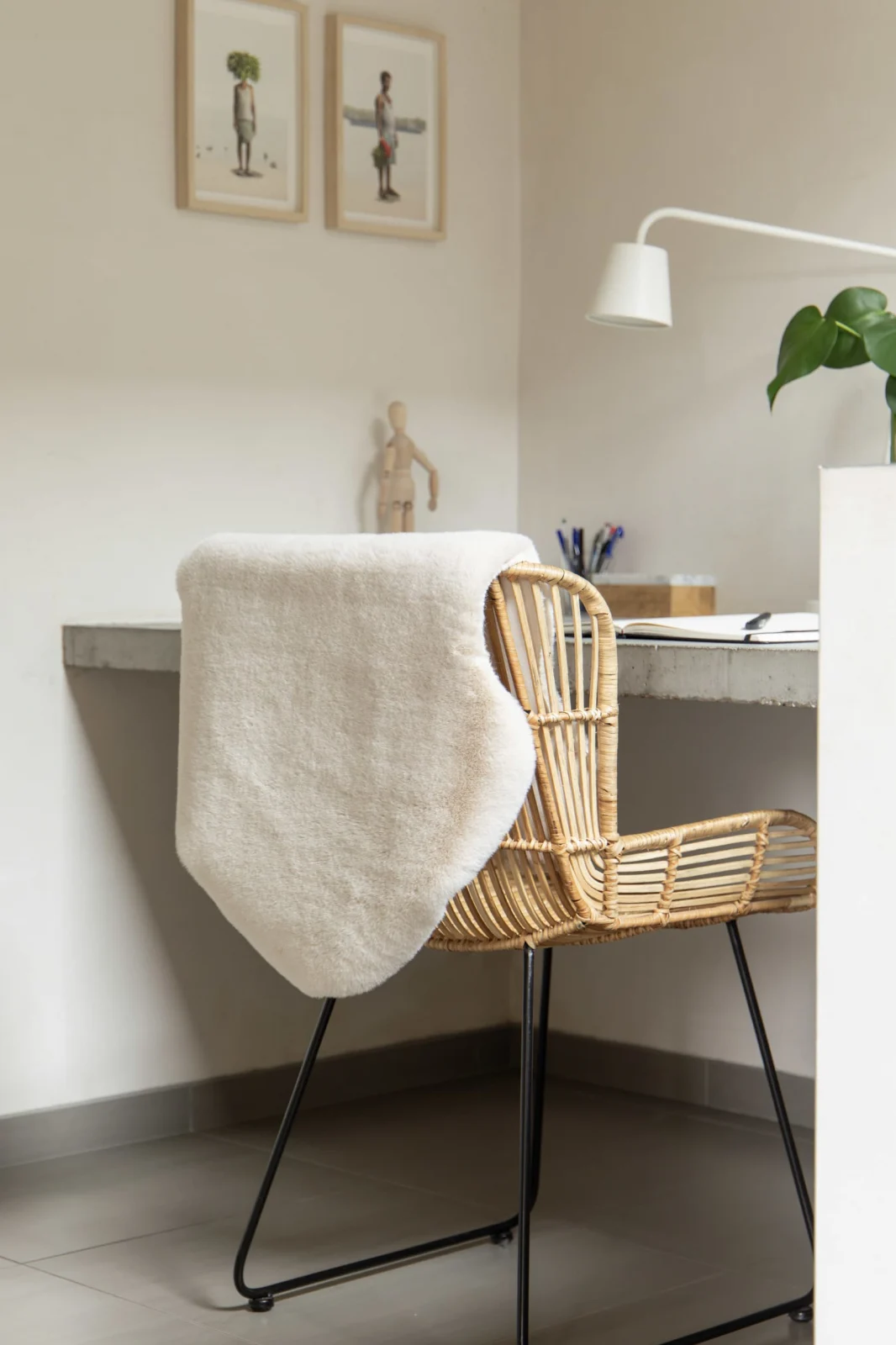 Covor Premium Belgian Model LOP 050 Shapes, Imitatie Blana Iepure, Crem, Marime 50 x 80 cm, Lungime Fir 23 mm, Poliester, Antialergic, Living, Dormitor, Sufragerie, Birou [7]