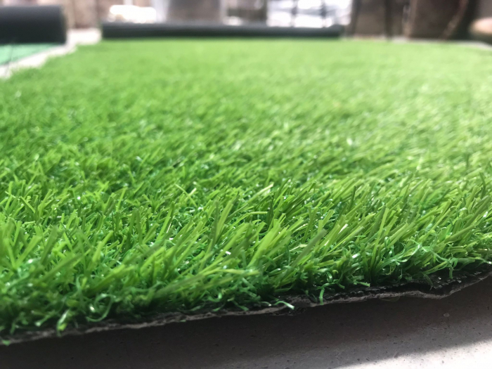 Gazon Artificial Sri Lanka, Inaltime fir iarba 40mm, Verde, Dimensiuni Multiple, Rezistenta Sporita la UV si Clor, Durabilitate si Aspect Natural si Luxuriant pentru Orice Spatiu Exterior, Terasa, Balcon, Curte, Gradina, Spatii de Joaca, Piscina [5]