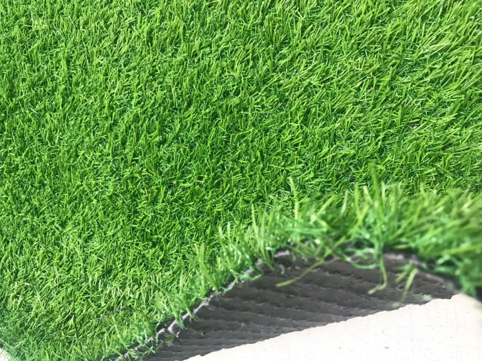 Gazon Artificial Sri Lanka, Inaltime fir iarba 40mm, Verde, Dimensiuni Multiple, Rezistenta Sporita la UV si Clor, Durabilitate si Aspect Natural si Luxuriant pentru Orice Spatiu Exterior, Terasa, Balcon, Curte, Gradina, Spatii de Joaca, Piscina [7]