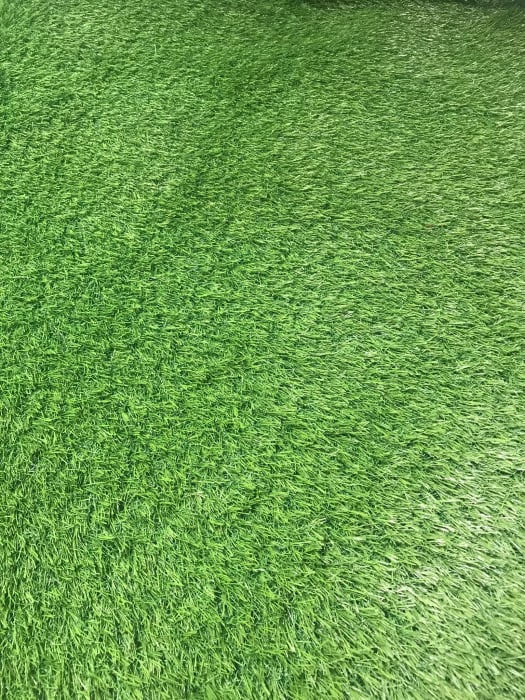 Gazon Artificial Sri Lanka, Inaltime fir iarba 40mm, Verde, Dimensiuni Multiple, Rezistenta Sporita la UV si Clor, Durabilitate si Aspect Natural si Luxuriant pentru Orice Spatiu Exterior, Terasa, Balcon, Curte, Gradina, Spatii de Joaca, Piscina [10]