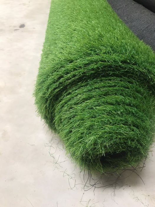 Gazon Artificial Sri Lanka, Inaltime fir iarba 40mm, Verde, Dimensiuni Multiple, Rezistenta Sporita la UV si Clor, Durabilitate si Aspect Natural si Luxuriant pentru Orice Spatiu Exterior, Terasa, Balcon, Curte, Gradina, Spatii de Joaca, Piscina [9]