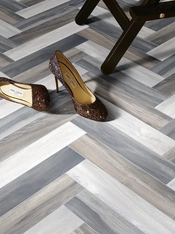 Linoleum Rezidential Antiderapant Clasa 21, Belgia, Model Venice 961M, Suport Spuma, Grosime 2.3 mm, Imitatie Parchet, Crem, Bej, Gri, PVC [3]