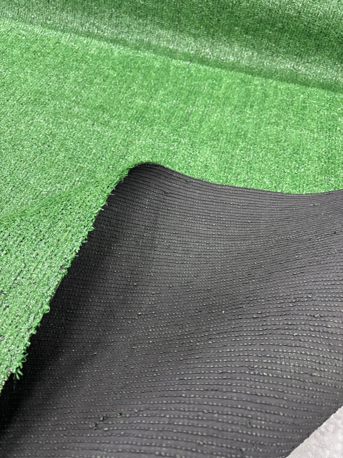 Mocheta tip Gazon Artificial Basic, Lungime Fir 7 mm, Verde, Antialergic, Polipropilena, Curte, Terasa, Balcon, Piscina, Loc de Joaca, Gradinita, Cresa [7]