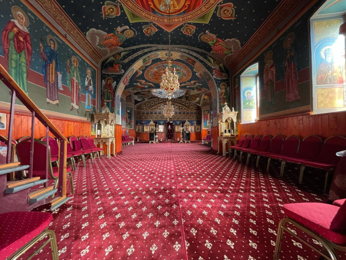 Mochetă Bisericească Lotos 15033-210 Grena Cruci Motive Religioase Fără Bordură [2]