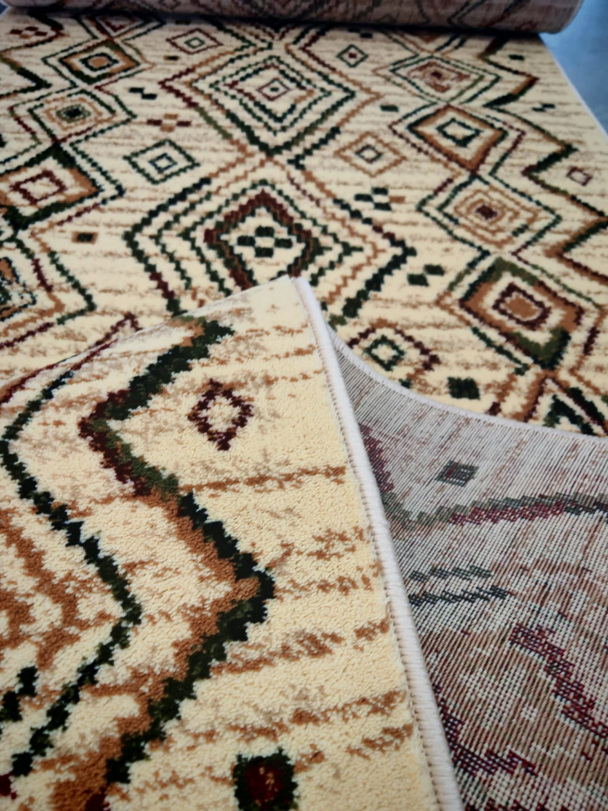 Traversa Lotos 15094-110 bej crem design oriental clasic medalion central bordura ornamentala [3]