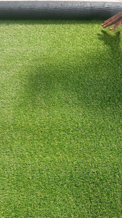 Gazon Artificial Jakarta, Inaltime Fir Iarba 20mm, Verde cu Insertii Fire Iarba Uscata, Rezistenta Sporita la UV si Clor, Durabilitate si Aspect Natural pentru Orice Spatiu Exterior, Terasa, Balcon, Curte, Piscina, Loc de joaca, Teren sportiv [4]
