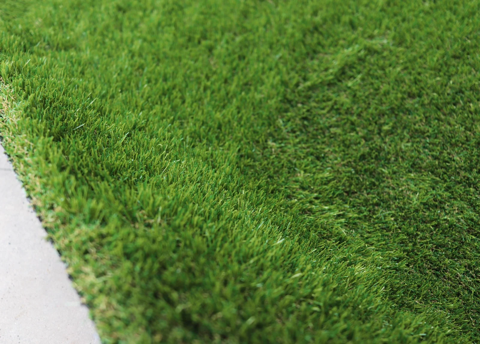 Gazon artificial Crown 38mm 3 nuante verde fire drepte carliontate rezistent UV [15]