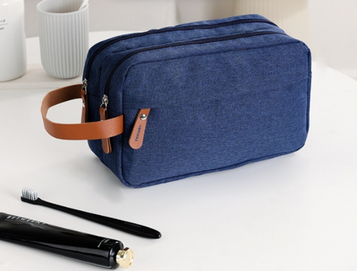 Geanta textila de voiaj unisex pentru depozitare si transport articole cosmetice, Tecos®, dimensiuni 25* 10* 15 centimetri, cu agatatoare, albastru [3]