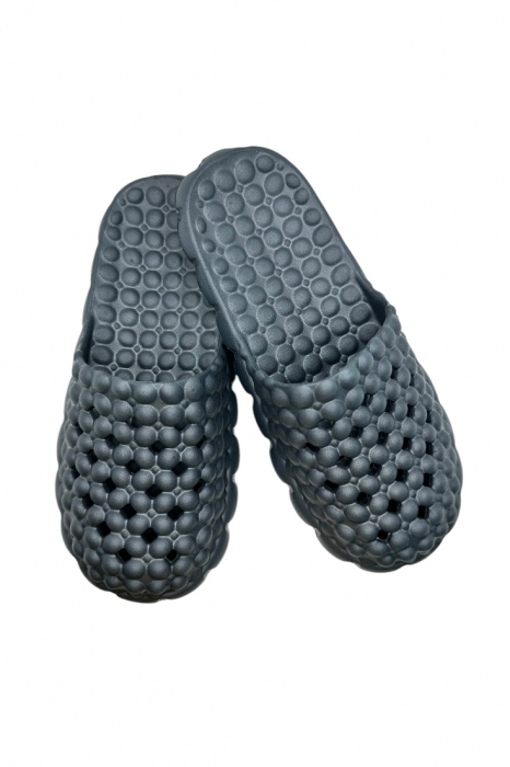 „Papuci alveolari de dama – Design tip ‘bubble’ pentru masaj și confort” [1]