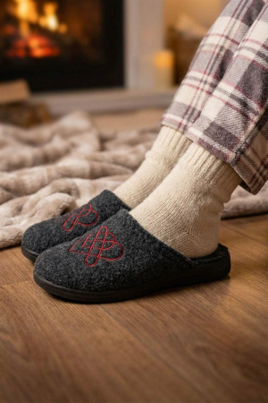 Papuci casa dama - Papuci de casă damă Gezer gri cu inimioare – model confortabil și călduros