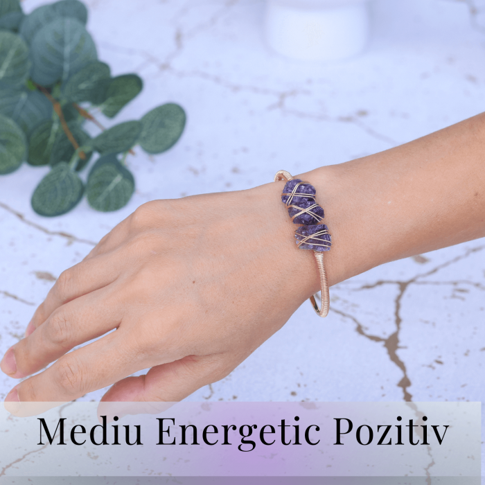 Bratara aurie din metal cu 3 pietre naturale de Ametist , beneficii energetice [2]