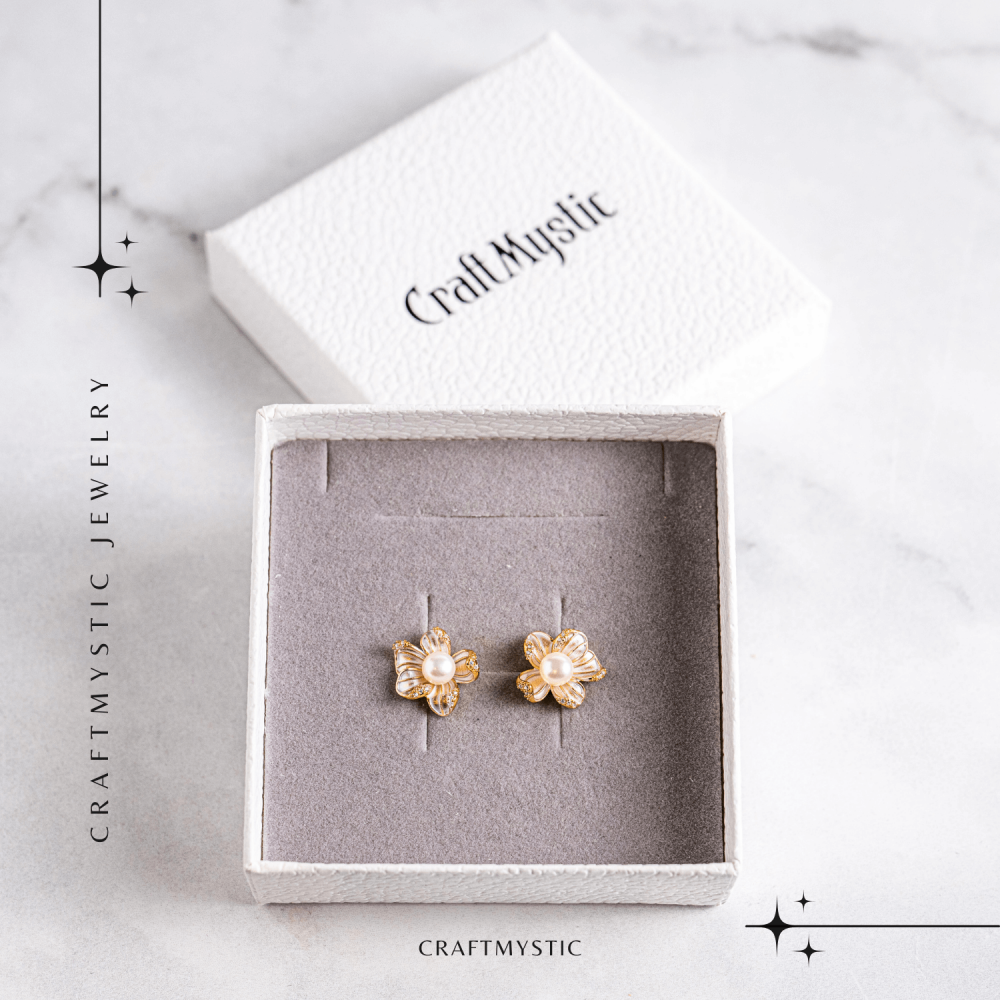 Floare de lumina – Cercei cu perla naturala si design floral [7]