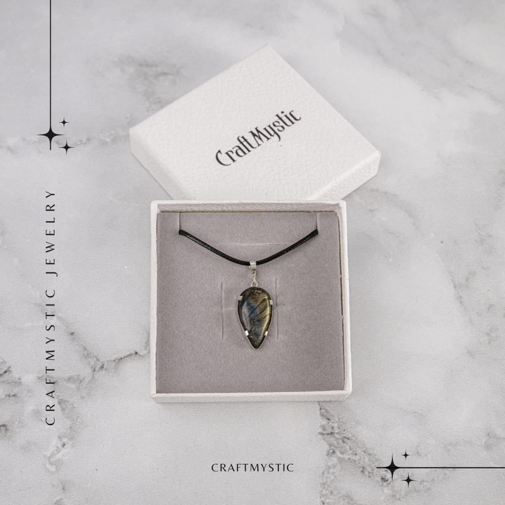 Colier cu Labradorit Natural în Forma de Picatura – Protectie, Intuitie si Stralucire Irizata [7]