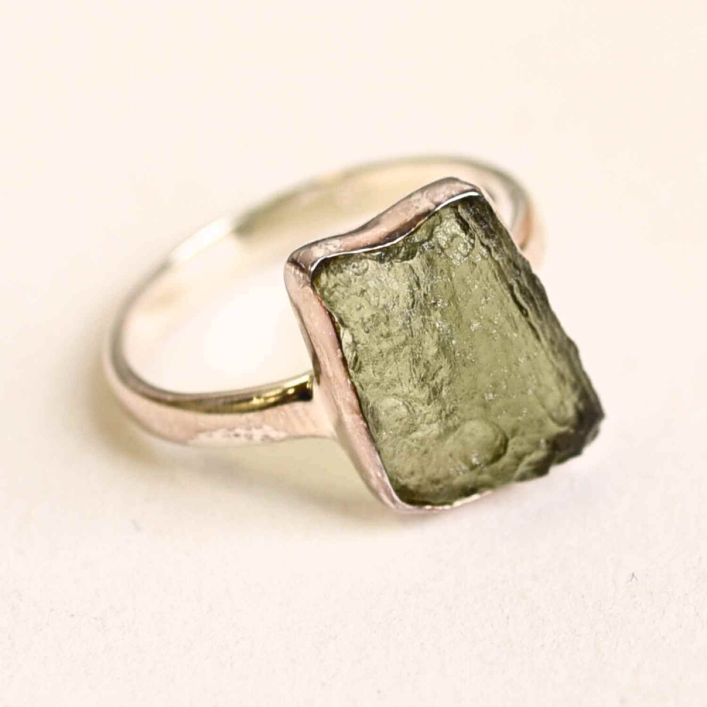 Inel argint 925 cu Moldavit natural brut Marime 58-59  (EU)   8 (US) ,   Bijuterie rara, energie cosmica