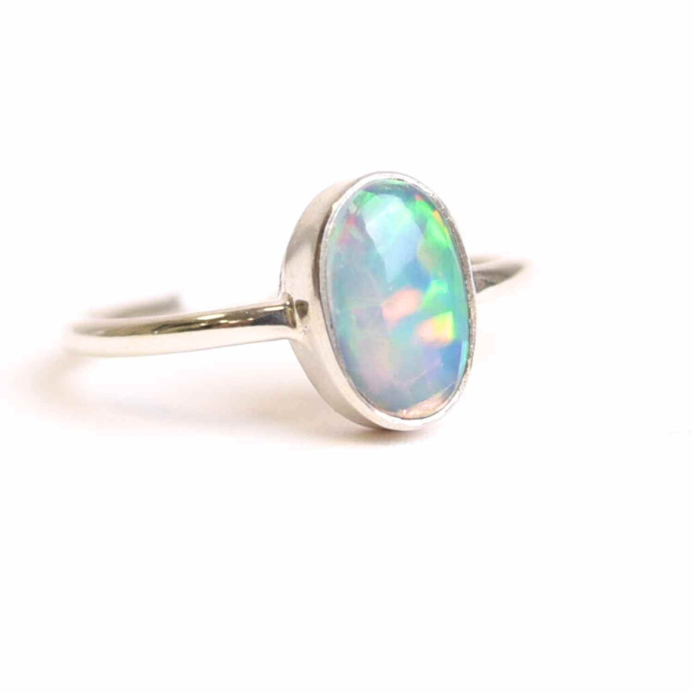 Inel argint 925 cu Opal Etiopian natural ,   bijuterie a luminii si inspiratiei
