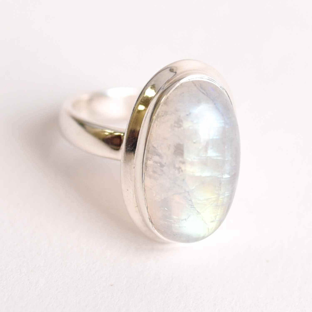 Inel din argint 925 cu Piatra Lunii naturala 5.82 gr M49   5,   Intuitie, echilibru si eleganta discreta