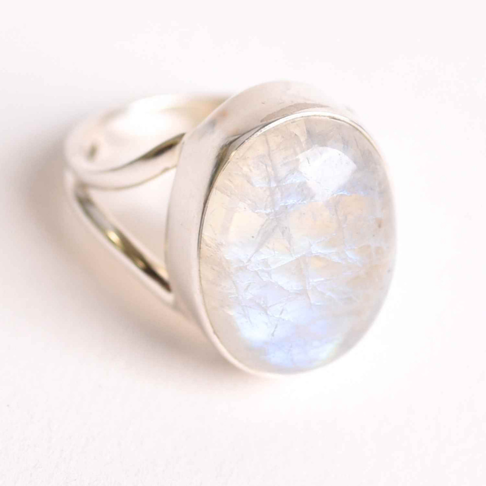 Inel din argint 925 elegant cu Piatra Lunii 7.47 gr M 57   8,   Armonie emotionala si conexiune cu feminitatea