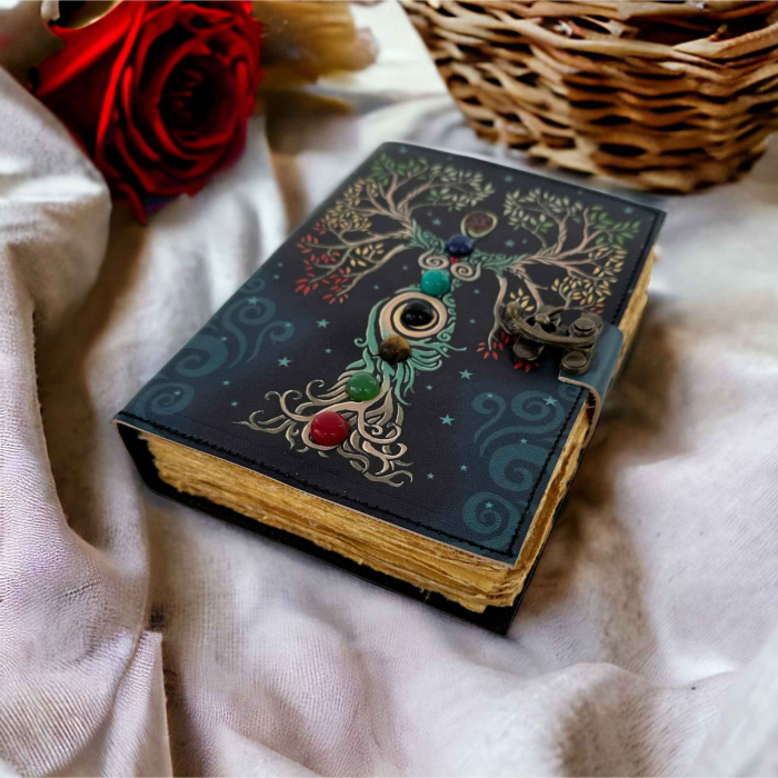 Jurnal vintage pentru magie model "Book of Shadow"  cu 7 pietre pentru cele 7 chakre - Jurnal cu inchidere cu lacat, handmade din piele vintage, cadou pentru femei si barbati [6]