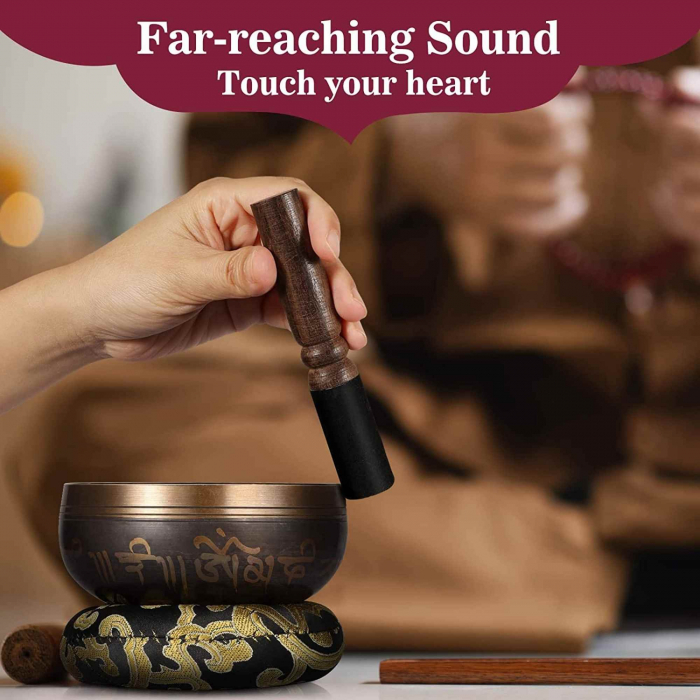 Set Bol Tibetan cantator prelucrat manual la poalele muntelui Himalaya - un percutor cu doua capete din lemn si piele, si o perna cusuta manual – ideal pentru energizare, purificare si meditatie [7]