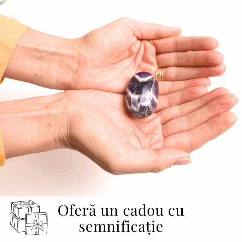 Piatra Ovala Sculptata din Ametist Chevron, Claritate si Protectie - Piatra de Mana [1]