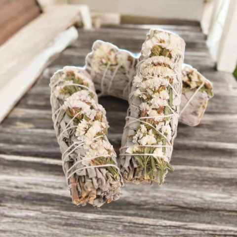 Buchet Salvie Alba California cu Flori Albe de Garofite / Sinuata– Purificare si Armonie [5]