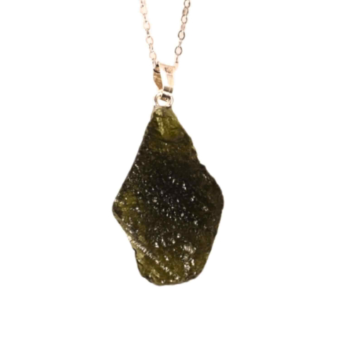 Coliere - Colier Argint 925 cu MoColier Argint 925 cu Moldavit natural brut 2.9 g – prezenta, sens si spatiu pentru tineldavit natural brut 2.8 g – simbol al schimbarii asumate si al echilibrului