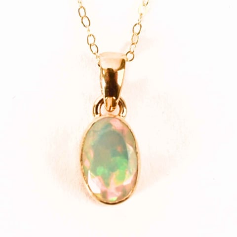 Creativitate si Inspiratie - Colier Argint 925 placat cu aur 18K cu Opal Etiopian Fatetat Oval – Lumina Interioara si Armonie Divina