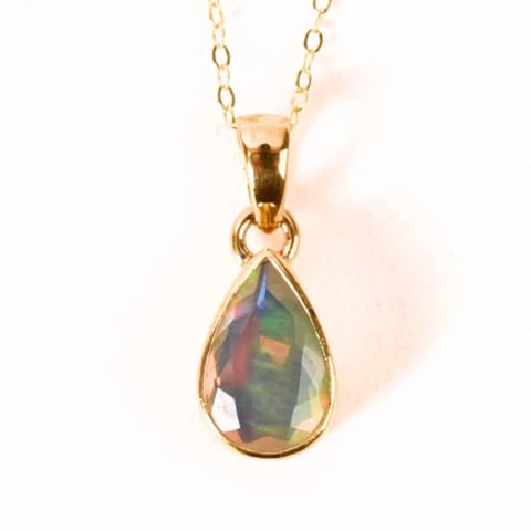 Creativitate si Inspiratie - Colier Argint 925 placat cu aur 18K cu Opal Etiopian Fatetat in Forma de Lacrima – Luminile Transformarii Interioare