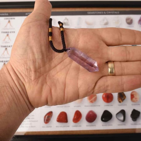 Colier cu cristal vindecator Obsidian 4-5 cm, in forma hexagonala cu dublu varf si saculet satin negru – pentru protectie, vointa si noroc [1]