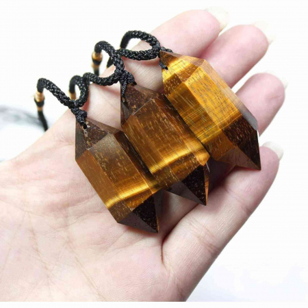 Colier cu cristal vindicator Ochi de Tigru, in forma hexagonala cu dublu varf – pentru protectie, vointa si noroc. [4]