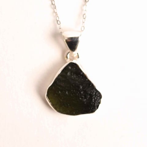 Colier din argint 925 cu moldavit natural – Protectie energetica si transformare interioara [0]