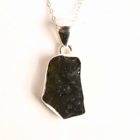 Colier din argint 925 cu moldavit natural – Trezire spirituala si protectie interioara [0]