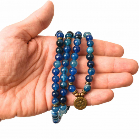 Alte cristale - Bratara si Colier cu Simbolul Yoga si 108 de Margele Mala 8mm din Agat Albastru Accesoriu Spiritual pentru Meditatie si Bijuterie pentru Femei si Barbati