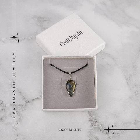 Colier cu Labradorit Natural în Forma de Picatura – Protectie, Intuitie si Stralucire Irizata [6]