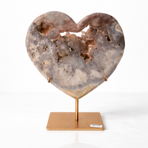 Forme și Sculpturi Decorative Diverse - Inima din ametist roz cu incluziuni de calcit si cuart – sculptata manual in Brazilia