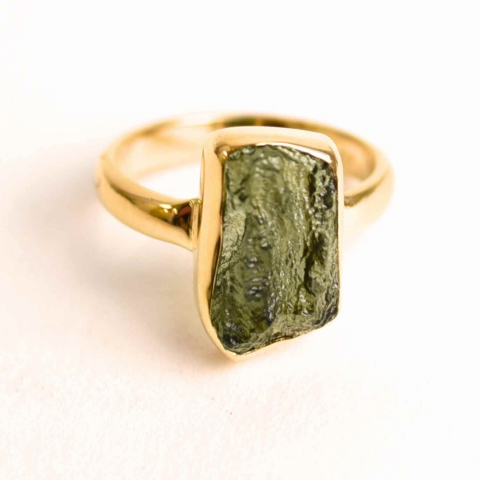 Inel argint 925 placat cu aur de 18k cu Moldavit natural - Evolutie interioara si protectie