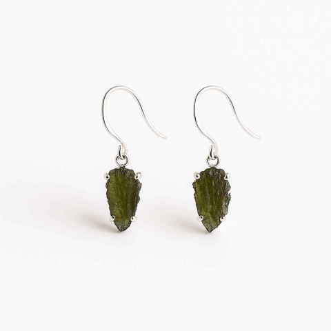 Cercei argint 925 cu Moldavit natural neuniform 1.9-2 grame – Transformare interioara si conexiune spirituala