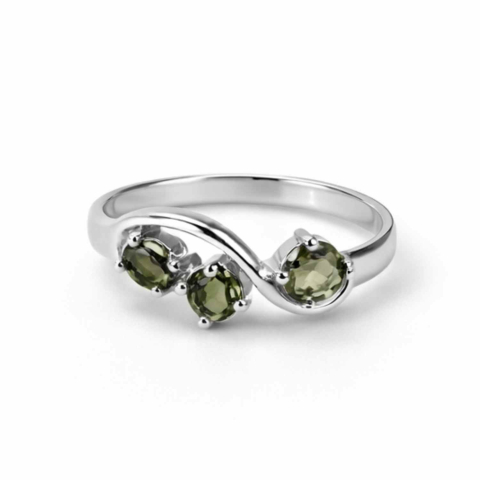 Cristale pentru zodii - Inel din Argint 925 rodiat cu Moldavit natural fatetat – transformare, protectie si claritate interioara