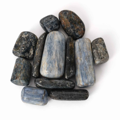 Pietre Rulate - Kianit Albastru (Cianit) – o piatra a claritatii linistite si a intuitiei profunde